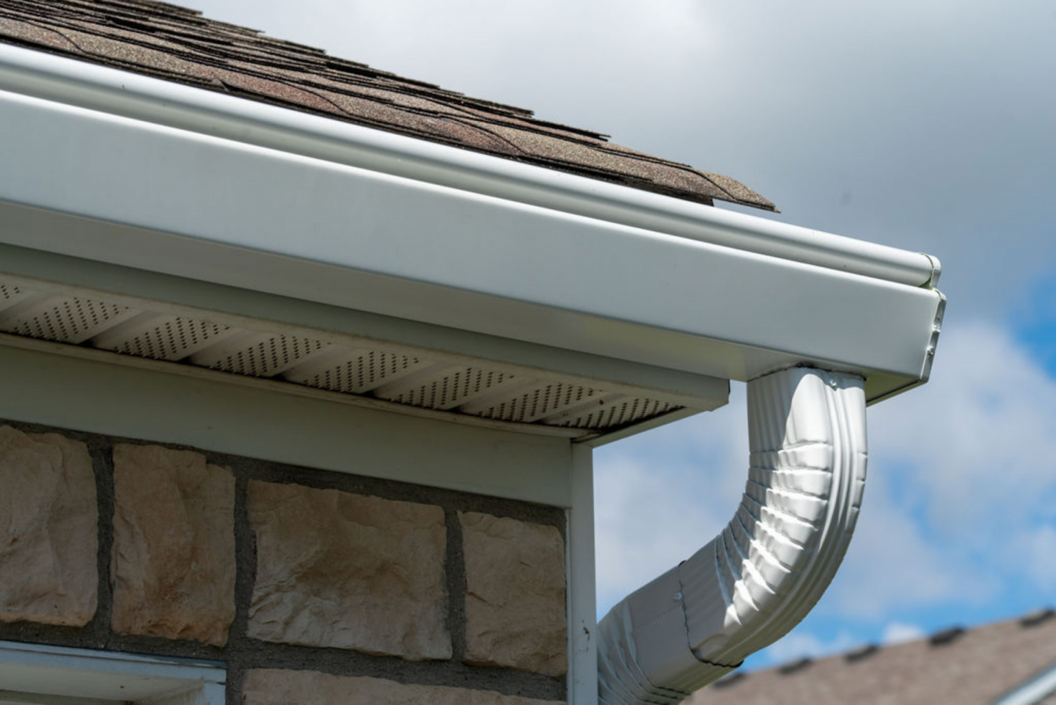 What Is the Difference Between Gutters and Downspouts? - Gutter Service ...